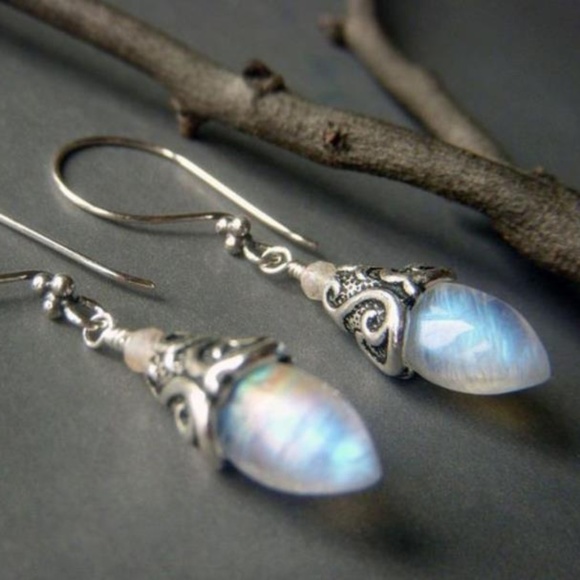 Jewelry - NEW moonlight earrings